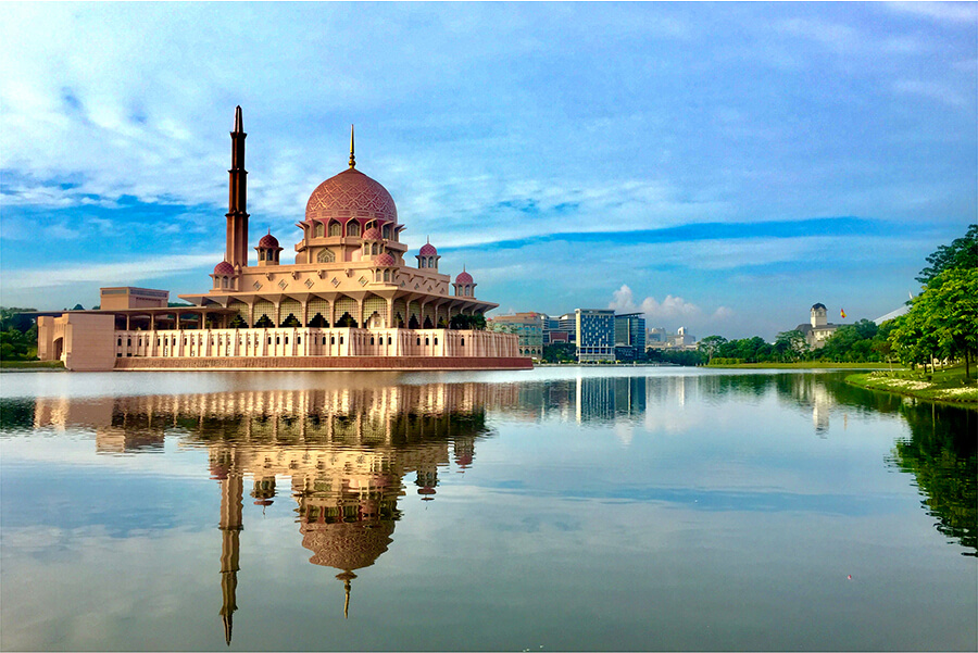 Putra Mosque - The Most Sacred Mosque in Malaysia - Shore Excursions Asia