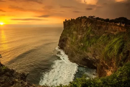 Bali Half-day to Uluwatu Temple