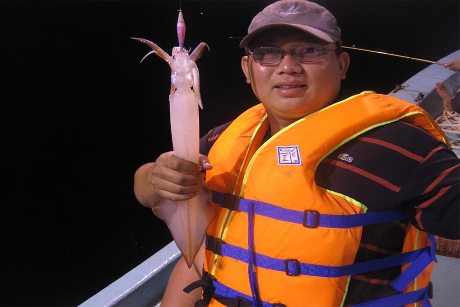 phu quoc squid fishing tour