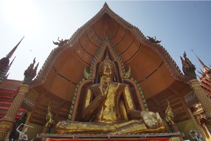 Wat Tham Suea