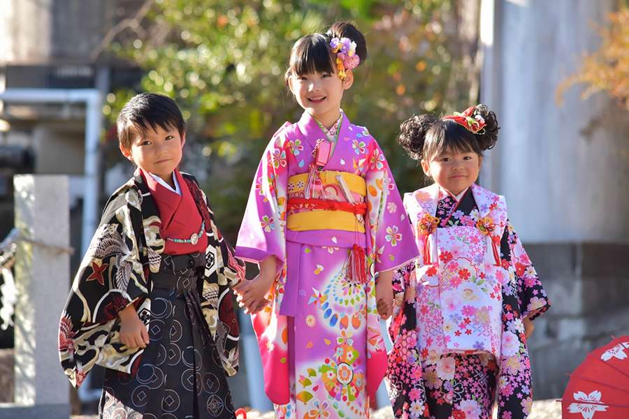 Japanese in kimono - Japan day tours